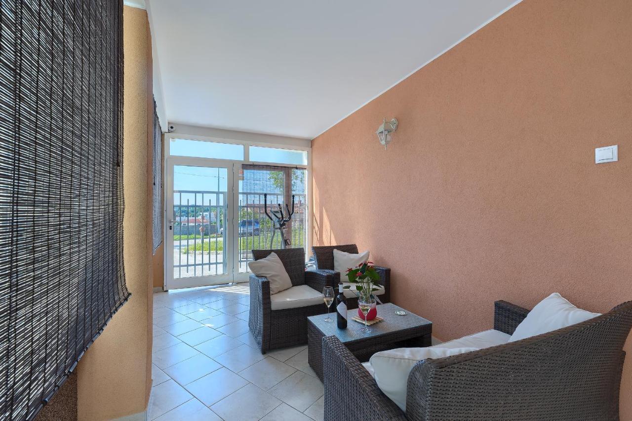 Studio Apartman Luka Помер Екстер'єр фото