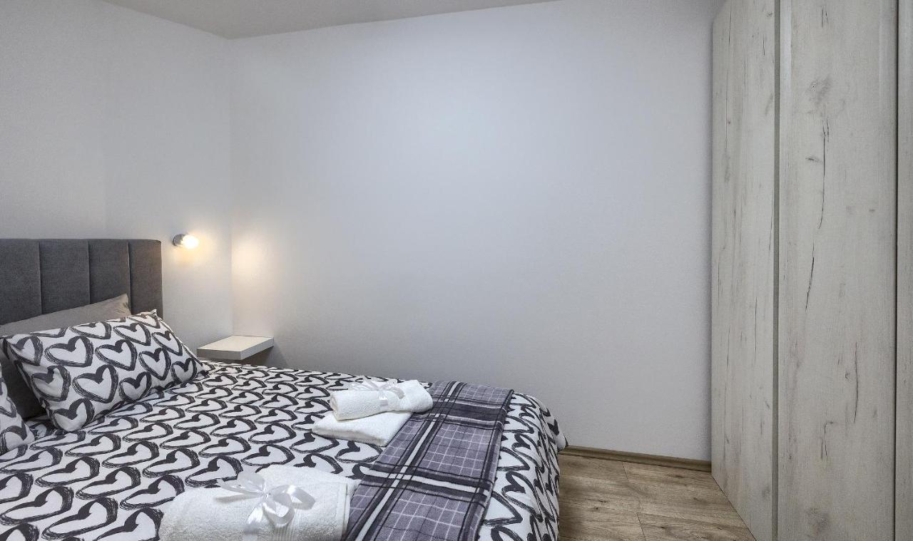 Studio Apartman Luka Помер Екстер'єр фото